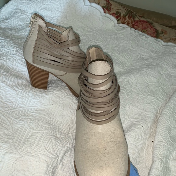 Cute Booties - Picture 3 of 3